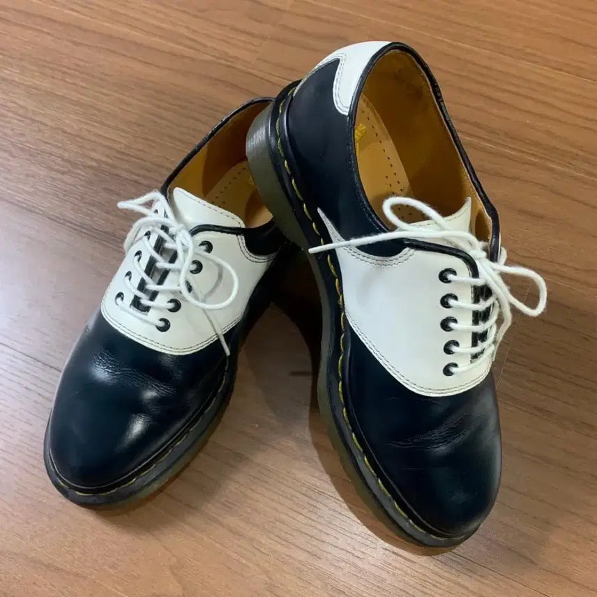 [BUNJANG] Dr. Martens Women's Shoes (Size 240) / Dr.Martens 닥터마틴 여성 단화_240사이즈