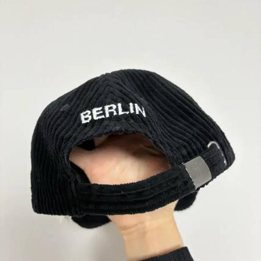 [BUNJANG] 032c Glitch Logo Cap Black / 032c Glitch Logo Cap Black