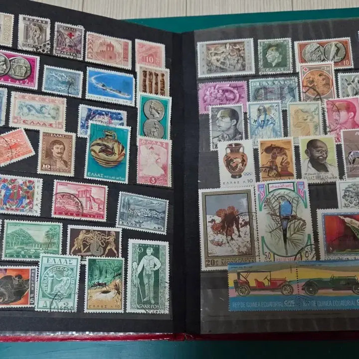[BUNJANG] Vintage Foreign Stamp Album / 오래된 외국 우표 앨범 한권