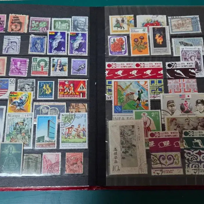 [BUNJANG] Vintage Foreign Stamp Album / 오래된 외국 우표 앨범 한권