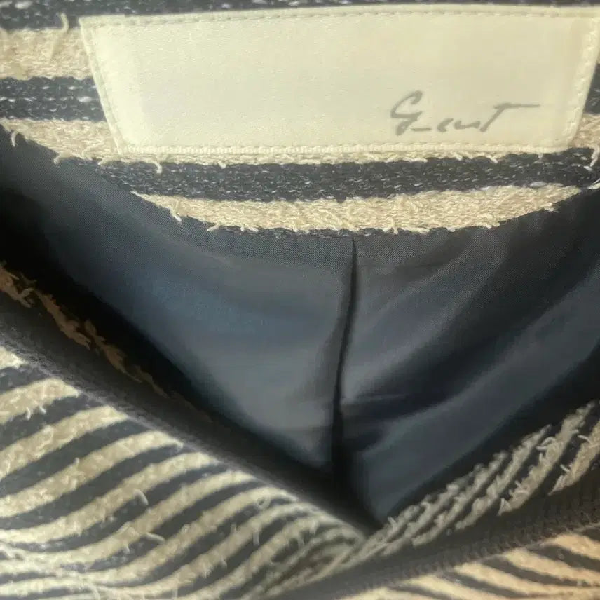 [BUNJANG] GCUT Stripe Tweed Jacket / GCUT스트라이프 트위드 자켓