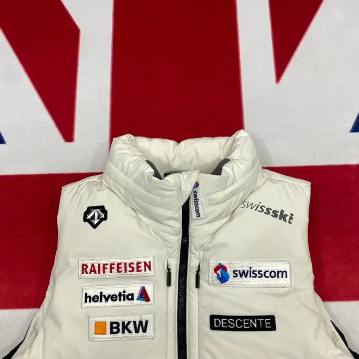 [BUNJANG] Descente Audi Duck Down Vest 90 / 데상트 아우디 덕다운 패딩조끼 90