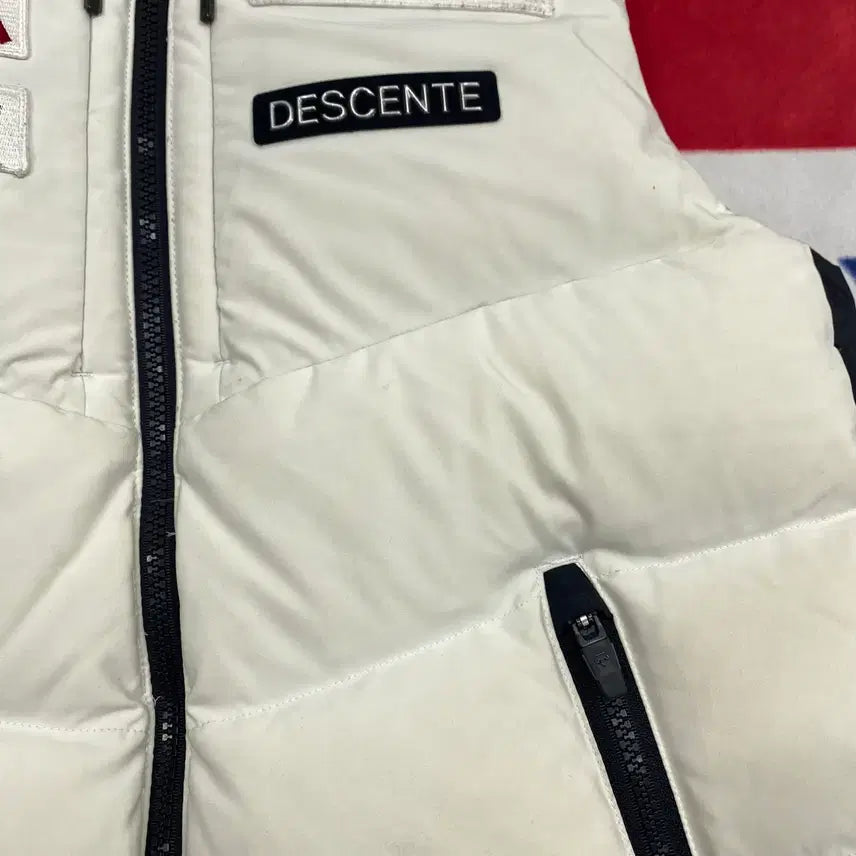 [BUNJANG] Descente Audi Duck Down Vest 90 / 데상트 아우디 덕다운 패딩조끼 90