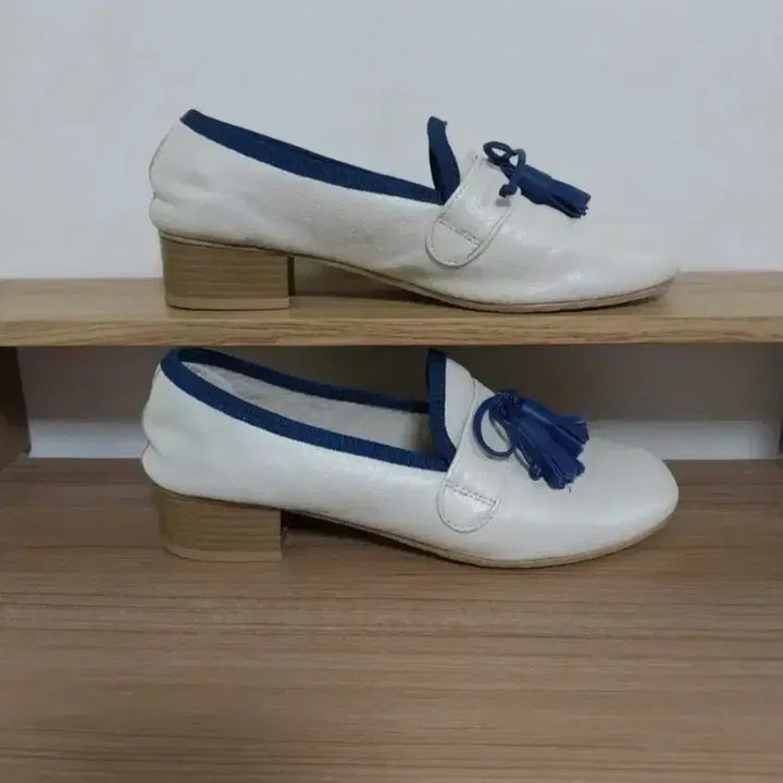 [BUNJANG] Geiger Ribbon Tassel Heels (235) / 여성 가이거 리본 태슬 구두 (235)