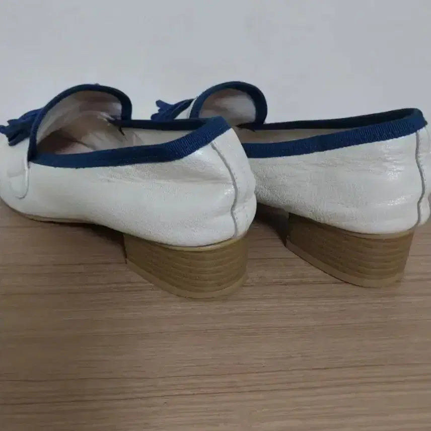 [BUNJANG] Geiger Ribbon Tassel Heels (235) / 여성 가이거 리본 태슬 구두 (235)