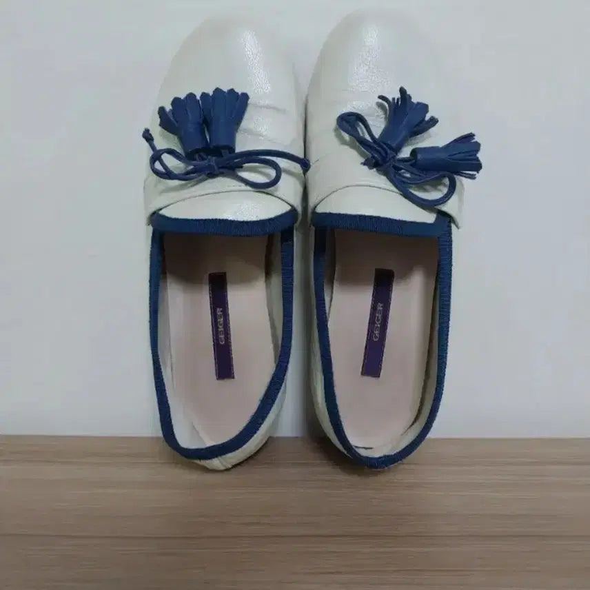[BUNJANG] Geiger Ribbon Tassel Heels (235) / 여성 가이거 리본 태슬 구두 (235)