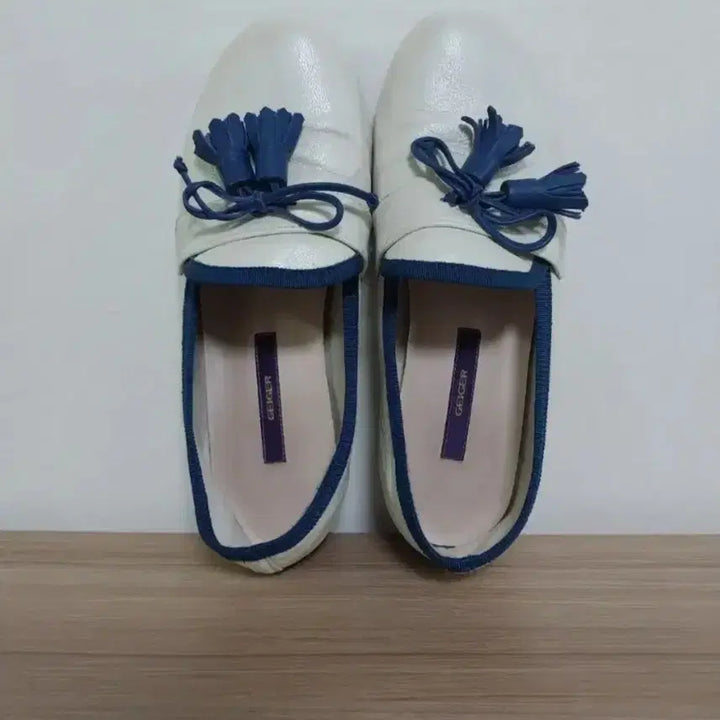 [BUNJANG] Geiger Ribbon Tassel Heels (235) / 여성 가이거 리본 태슬 구두 (235)