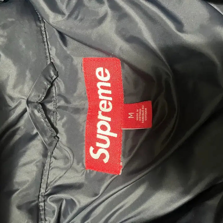 [BUNJANG] Supreme Micro Down Half Zip Hoodie Black / 슈프림 마이크로 다운 하프 집 후드 풀오버 블랙 - 24FW