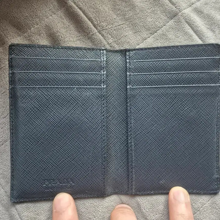 [BUNJANG] Prada Saffiano Bi-fold Wallet Navy / 프라다 사피아노 반지갑 네이비 팝니다