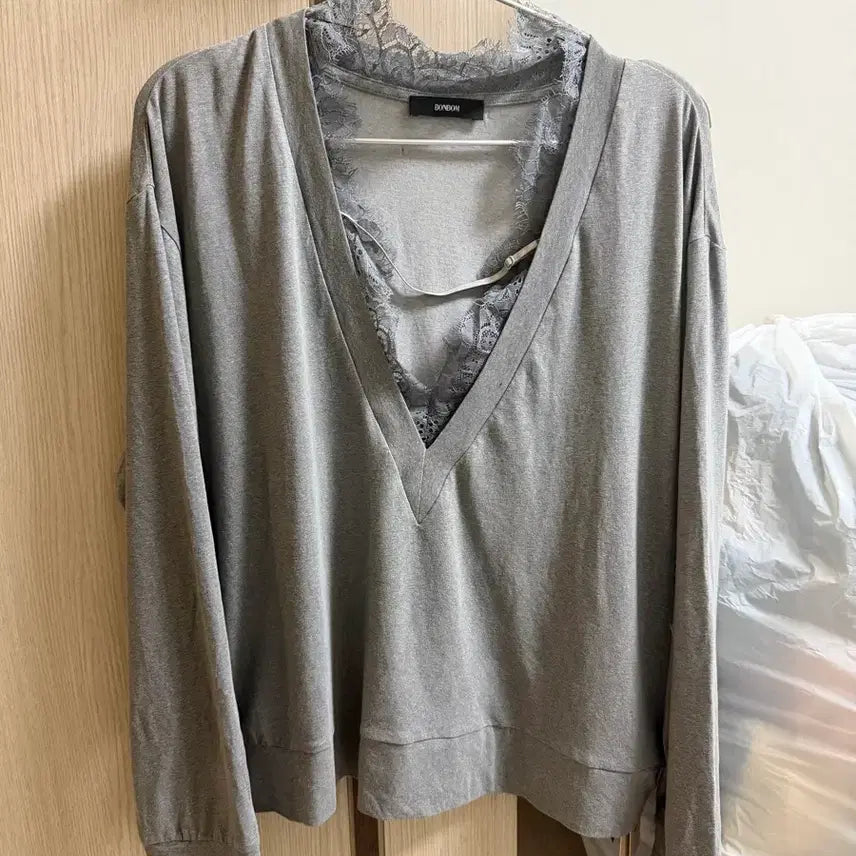 [BUNJANG] Bonbom T-shirt / 본봄 티셔츠 bonbom