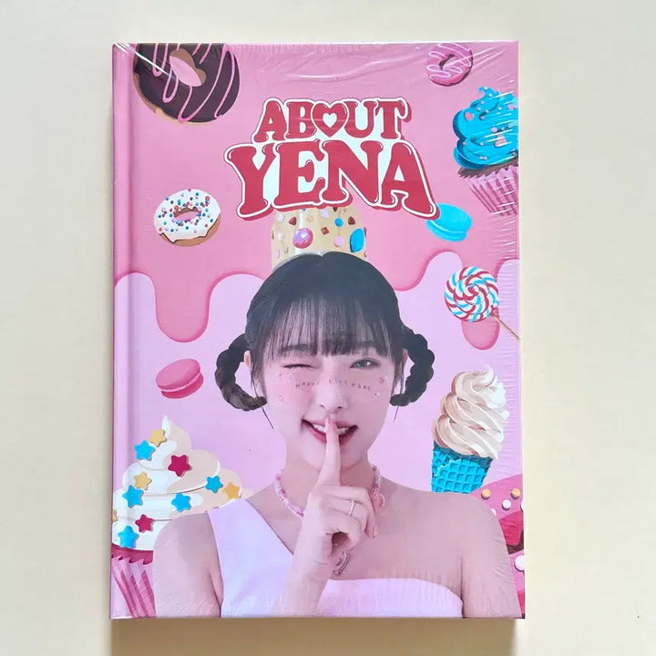 [BUNJANG] Yena About Yena Photobook (Sealed) / 최예나 생일 포토북 어바웃예나(미개봉)