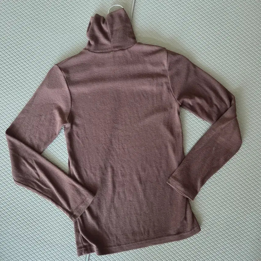 [BUNJANG] Brown Turtleneck Long Sleeve T-shirt / 브라운 목폴라 긴팔 티셔츠