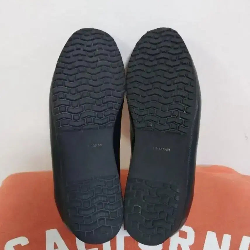 [BUNJANG] HUBUKI Leather Flat Shoes (220) / 여성 HUBUKI 가죽  신발, 단화 (220)