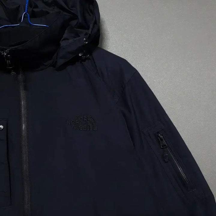 [BUNJANG] The North Face Pocket Zip Windbreaker Mountain Jacket / M) 노스페이스 포켓 지퍼 디테일 바람막이 후드 마운틴 자켓 희귀