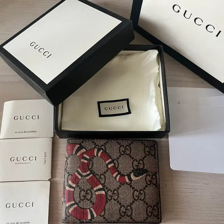 [BUNJANG] Gucci Snake Bi-fold Wallet Full Set / 새상품급 구찌 스네이크 반지갑 풀구성