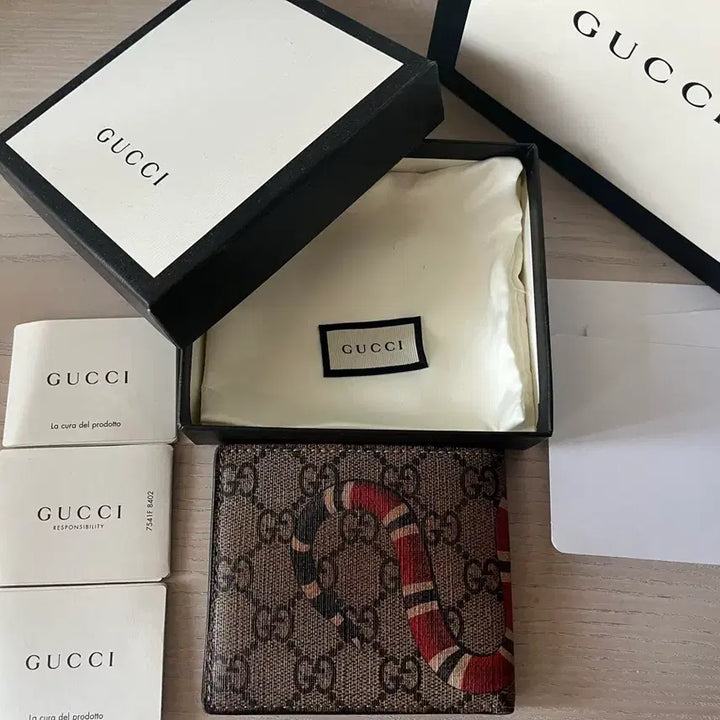 [BUNJANG] Gucci Snake Bi-fold Wallet Full Set / 새상품급 구찌 스네이크 반지갑 풀구성