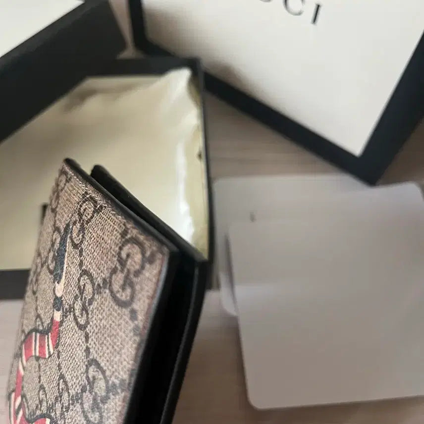 [BUNJANG] Gucci Snake Bi-fold Wallet Full Set / 새상품급 구찌 스네이크 반지갑 풀구성