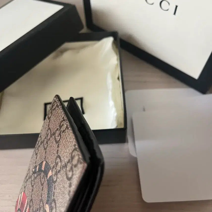 [BUNJANG] Gucci Snake Bi-fold Wallet Full Set / 새상품급 구찌 스네이크 반지갑 풀구성