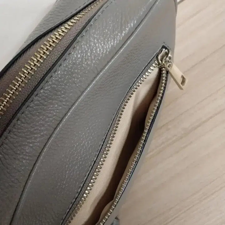 [BUNJANG] Della Stella Crossbody Bag / 여성 델라스텔라 크로스백