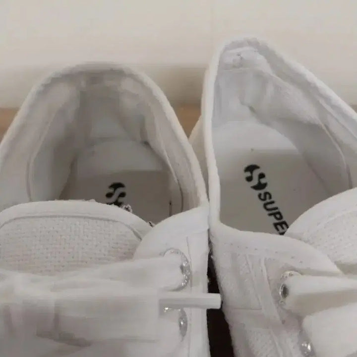 [BUNJANG] Superga 2750 Superlight Sneakers (White, 245) / 여성 수페르가 2750 수퍼라이트 운동화 (245)