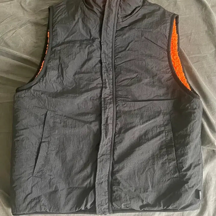 [BUNJANG] Stussy Sherpa Reversible Vest M Tangerine / [판매]스투스 쉐르파 리버시블 베스트 M사이즈