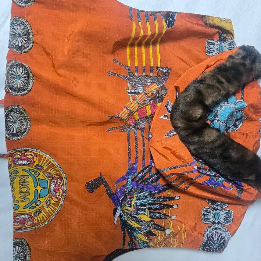 [BUNJANG] MCM Orange Pattern Hooded Vest / MCM 오렌지 패턴 후드 조끼