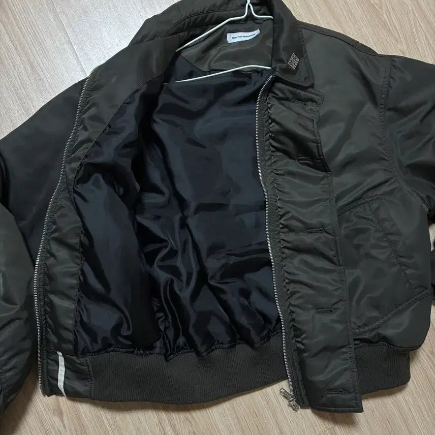 [BUNJANG] Mim the Wardrobe Khaki Bomber Jacket (M) / 밈더워드로브 카키 봄버자켓 M