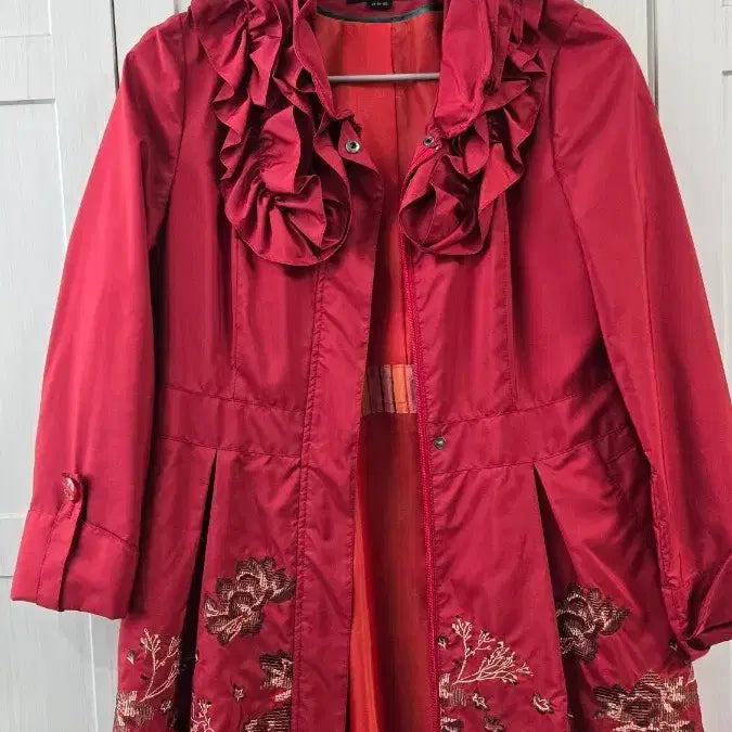 [BUNJANG] SISTEMAX Red Flower Embroidered Coat / 시스막스 레드 플라워 자수 코트