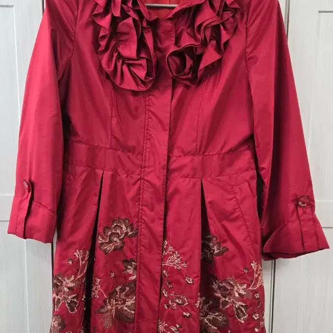 [BUNJANG] SISTEMAX Red Flower Embroidered Coat / 시스막스 레드 플라워 자수 코트