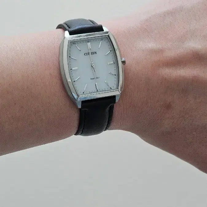 [BUNJANG] Citizen Eco-Drive Square Leather Watch / 빈티지 시티즌 에코드라이브 사각 가죽 시계