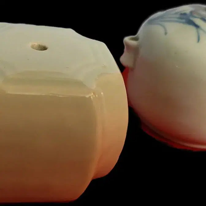 [BUNJANG] Ji Soon-tak Baekja Square Inkstone with Blue and Iron Glaze / 도암 지순탁 백자사각 연적. 청화 철화 백자연적.