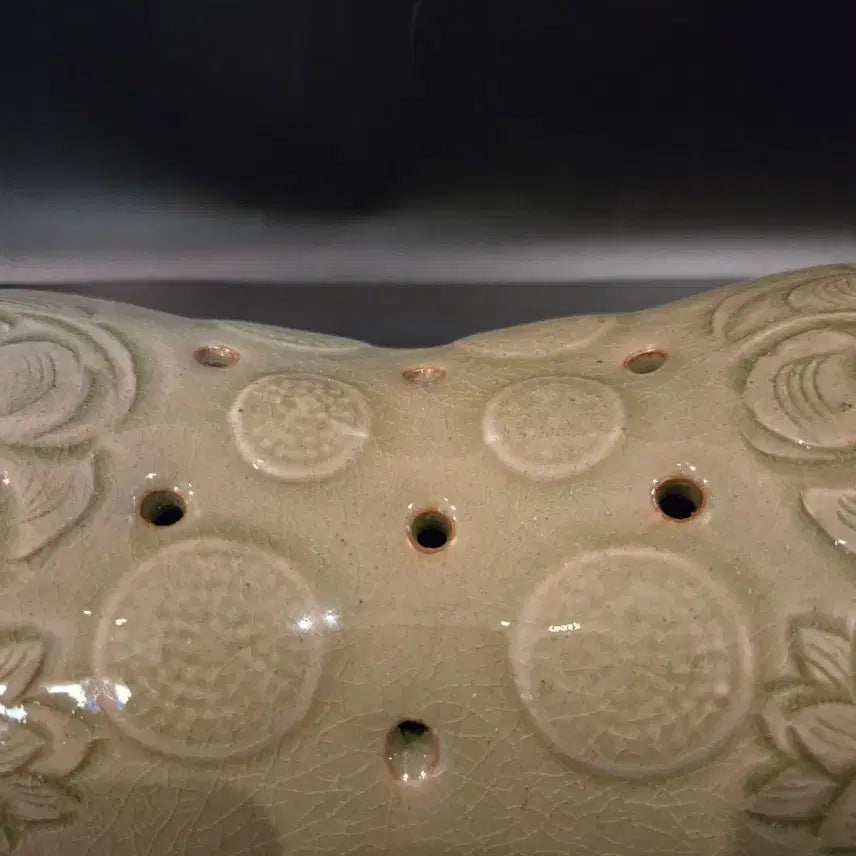 [BUNJANG] Celadon Porcelain Turtle Pillow with Inlaid Peony Design / 청자 상감 모란문 거북 베개