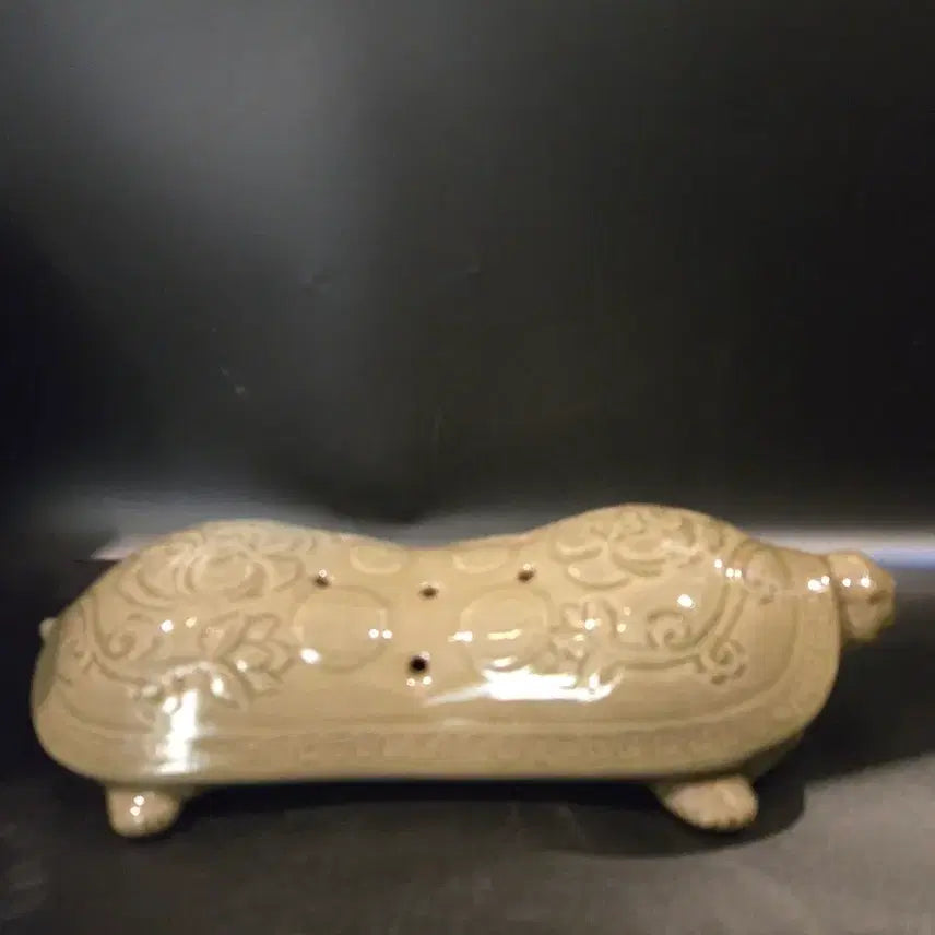 [BUNJANG] Celadon Porcelain Turtle Pillow with Inlaid Peony Design / 청자 상감 모란문 거북 베개