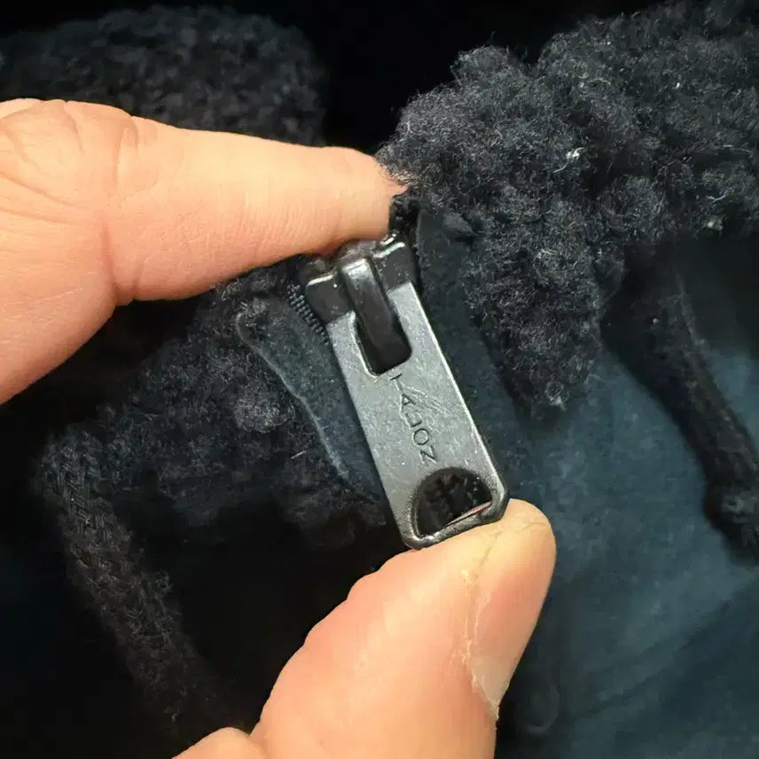 [BUNJANG] Yeezy Season 5 Shearling Hooded Mustang / [m] 이지 시즌 5 블랙 시어링 후드 무스탕 코트 쉬어링 yeezy