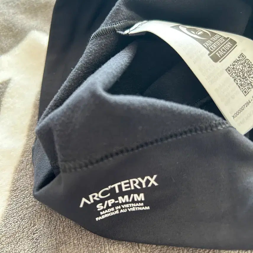 [BUNJANG] Arc'teryx Talk Black / 아크테릭스 로 토크 블랙
