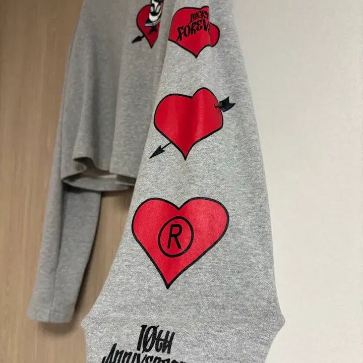 [SOLD OUT] 럭키슈에뜨 아뜰리에 크롭 맨투맨 36