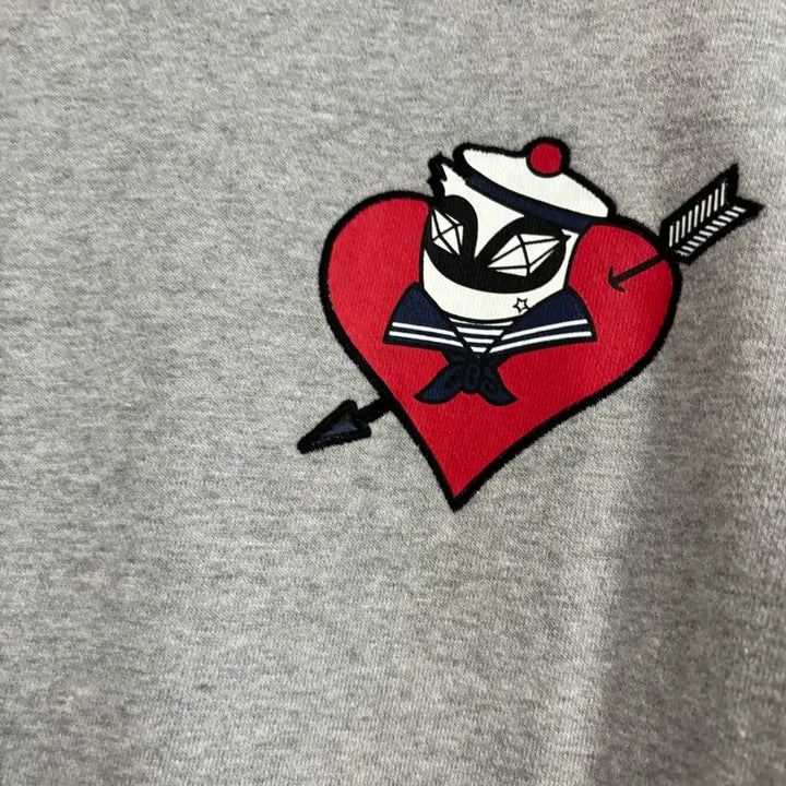 [SOLD OUT] 럭키슈에뜨 아뜰리에 크롭 맨투맨 36