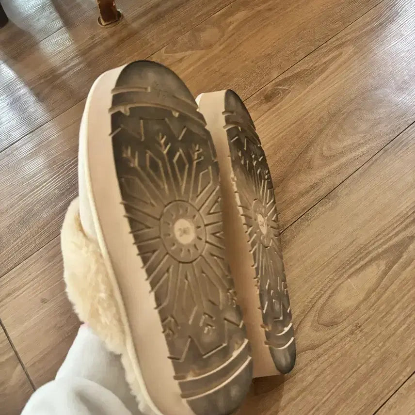 [BUNJANG] Slipper 240 / 털 베이지 슬리퍼 240