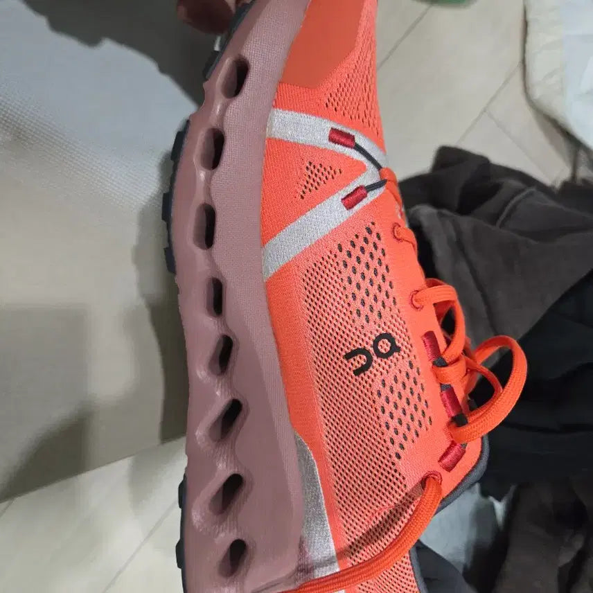 [BUNJANG] Orange Running Shoes / On 러닝화 등산 트레일 오렌지 운동화