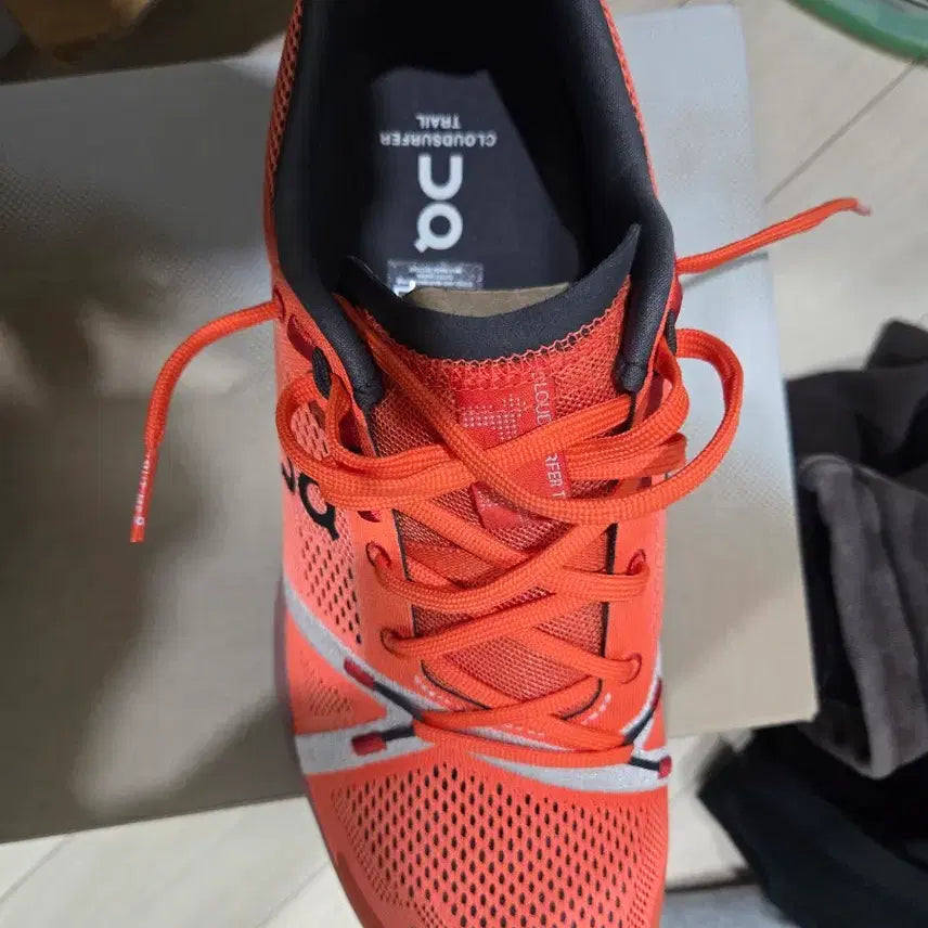 [BUNJANG] Orange Running Shoes / On 러닝화 등산 트레일 오렌지 운동화