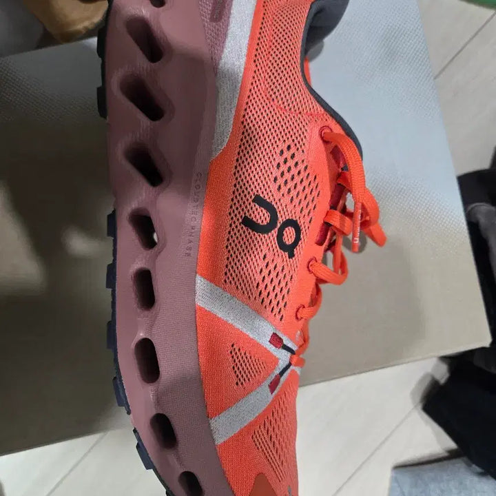 [BUNJANG] Orange Running Shoes / On 러닝화 등산 트레일 오렌지 운동화