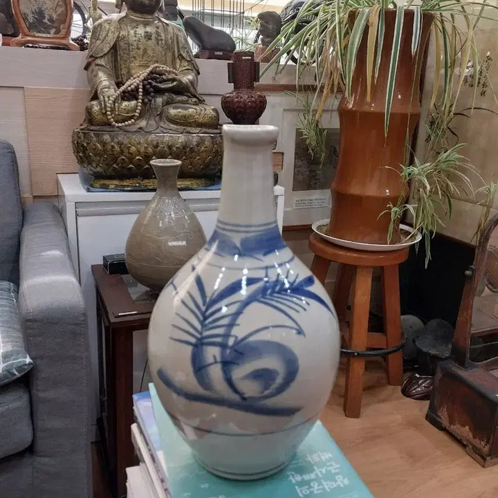 [BUNJANG] Antique Blue-and-White Porcelain Vase / 오래된 도자기 주병