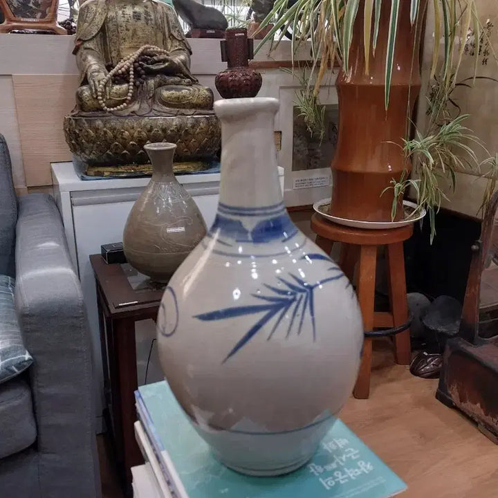 [BUNJANG] Antique Blue-and-White Porcelain Vase / 오래된 도자기 주병