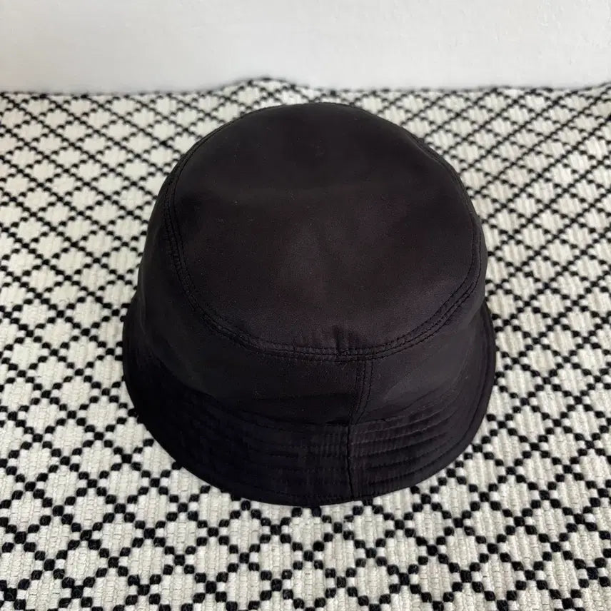 [BUNJANG] Prada Bucket Hat (M Size) / [A급] 프라다 버킷햇 M사이즈