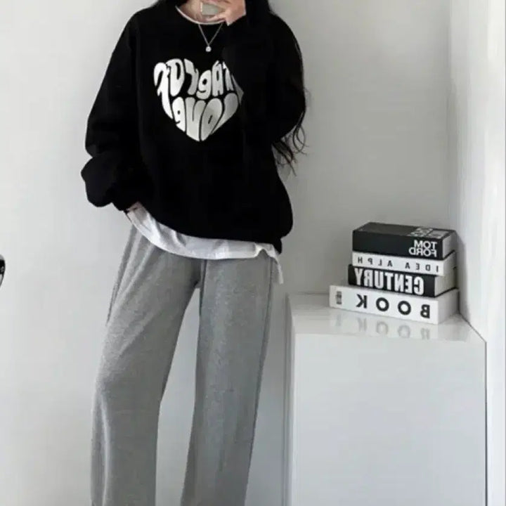 [BUNJANG] Oversized Heart Print Sweatshirt / 오버핏 하트 프린팅 맨투맨