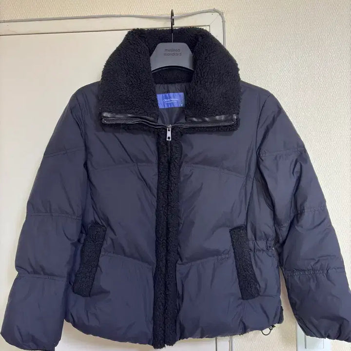 [BUNJANG] Olivia Hasler Padded Jacket (Size 66) / 올리비아 하슬러 패딩(66)