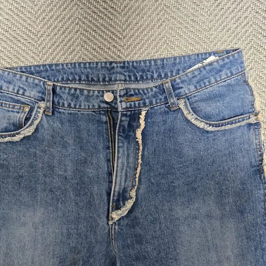 [BUNJANG] Cutoff Split Denim Pants Mid Blue / 쿠어 컷오프 스플릿 데님 팬츠 미드블루