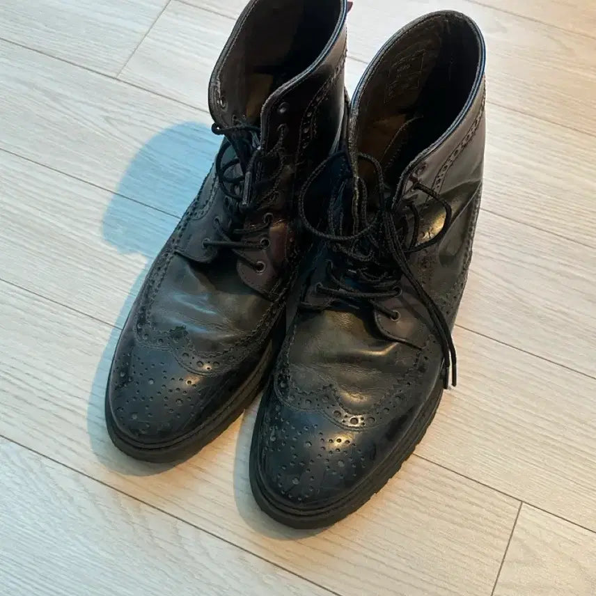 [BUNJANG] Giuseppe Morelli Black Enamel Boots / 블랙 에나멜 부츠 (이탈리아 Giuseppe Morelli)