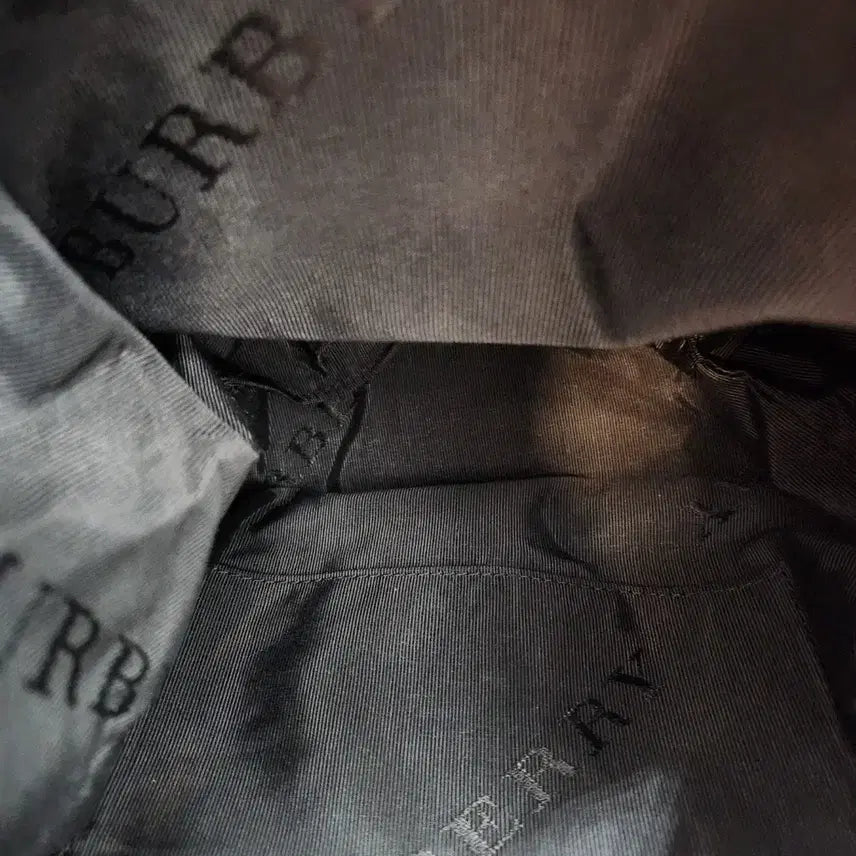 [BUNJANG] Burberry Rucksack Medium Navy (4016624) / [다올 범어점] 버버리 럭색 미듐 네이비(4016624) 상태A+