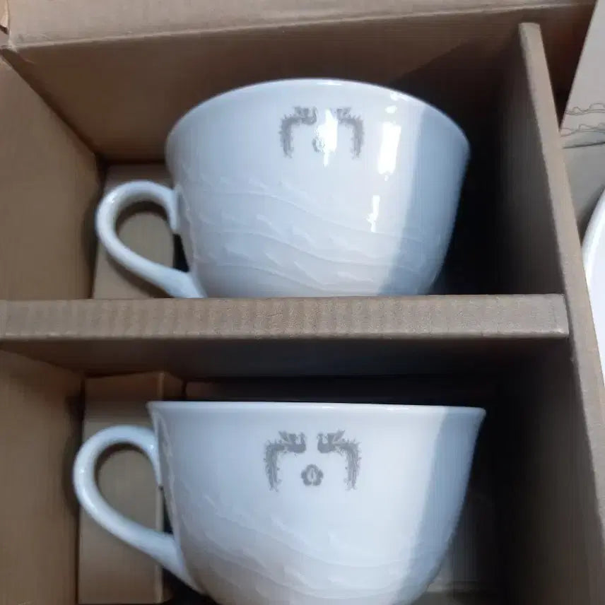 [BUNJANG] Cheongwadae Gwangjuyo Yin-Yang Carved Phoenix Tea Cup Set / 청와대 광주요음양각 봉황문 찻잔 세트